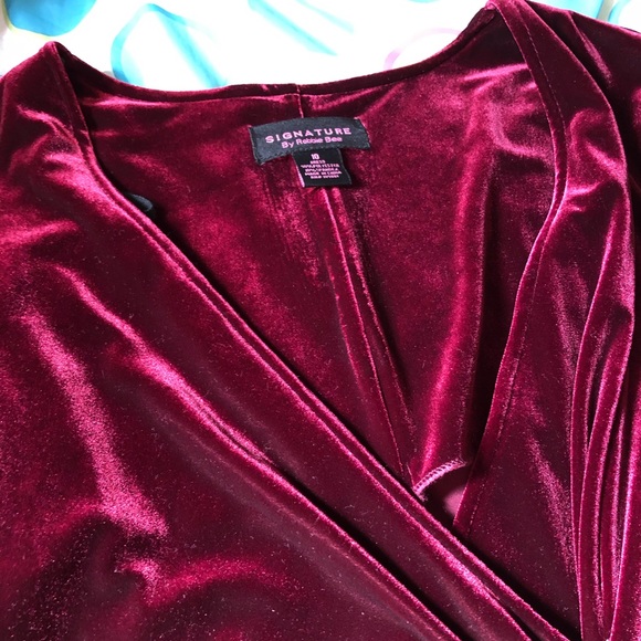 Robbie Bee Dresses & Skirts - Robbie Bee Red Velvet Dress